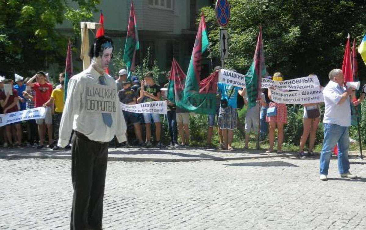 «Правий сектор» у Запоріжжі розігнав мітинг руху «Сила нації» (відео)