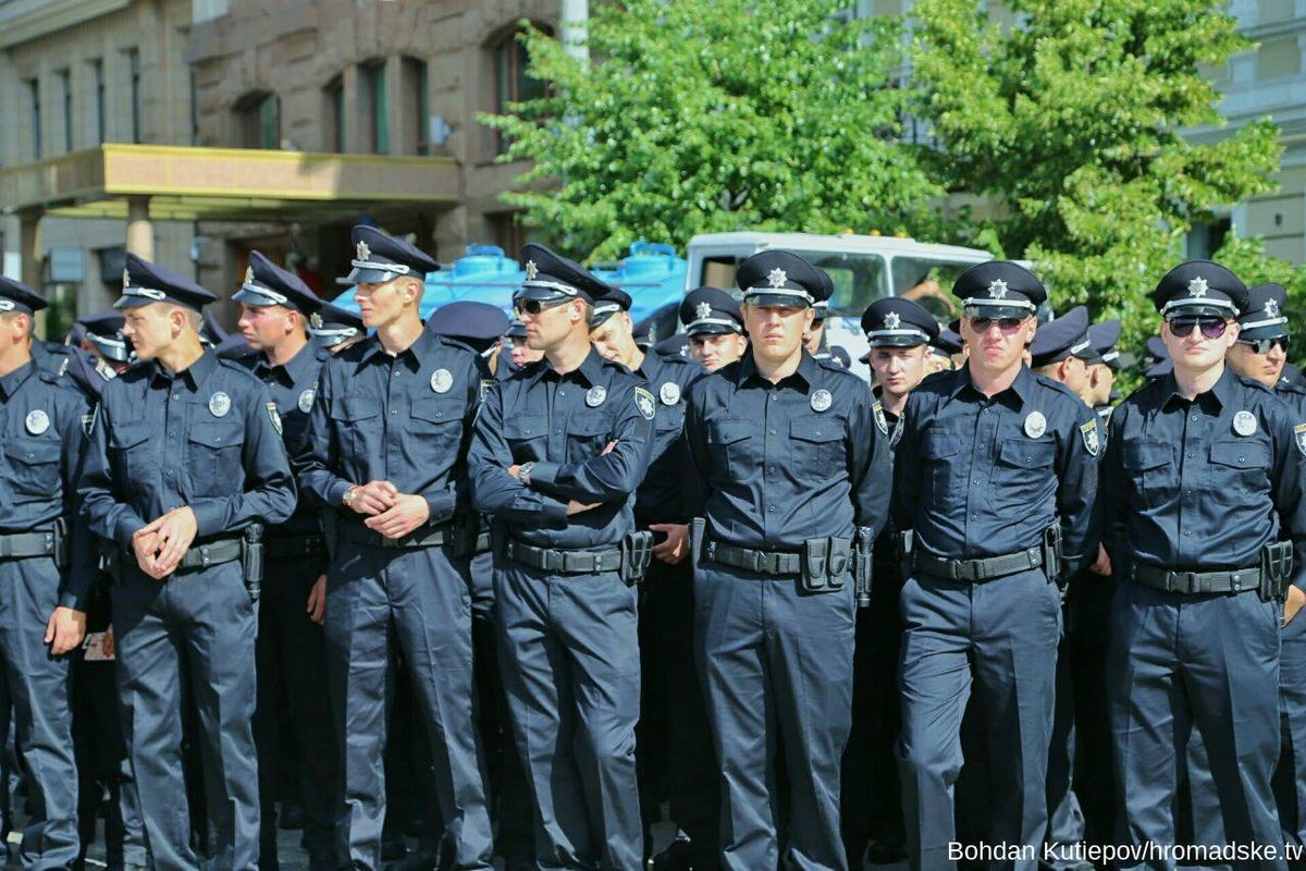 У Києві звільнили чотирьох патрульних поліцейських