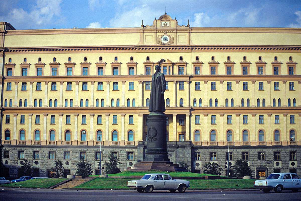 Більшість москвичів підтримує відновлення пам'ятника Дзержинському – соціологія