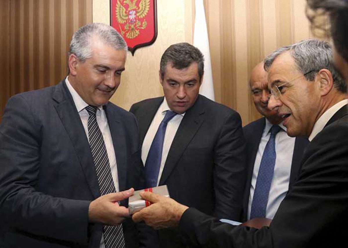 Французьких депутатів, які відвідали Крим, в Україні оголосять персонами нон грата