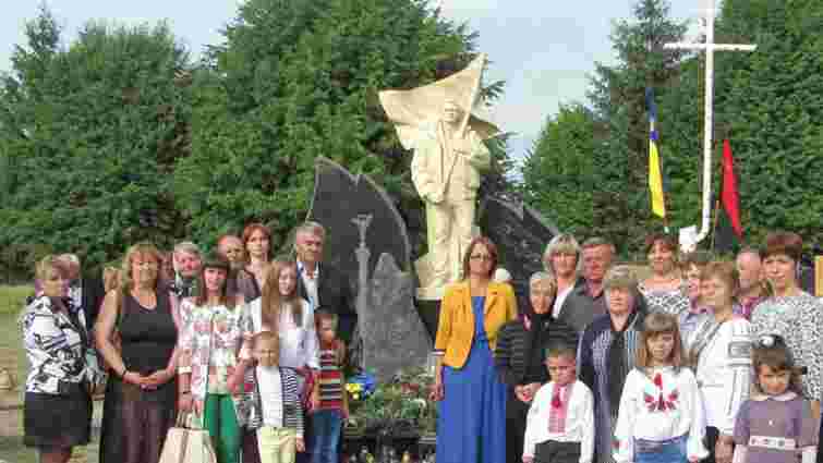 На Львівщині встановили пам’ятник на честь Героя Небесної сотні