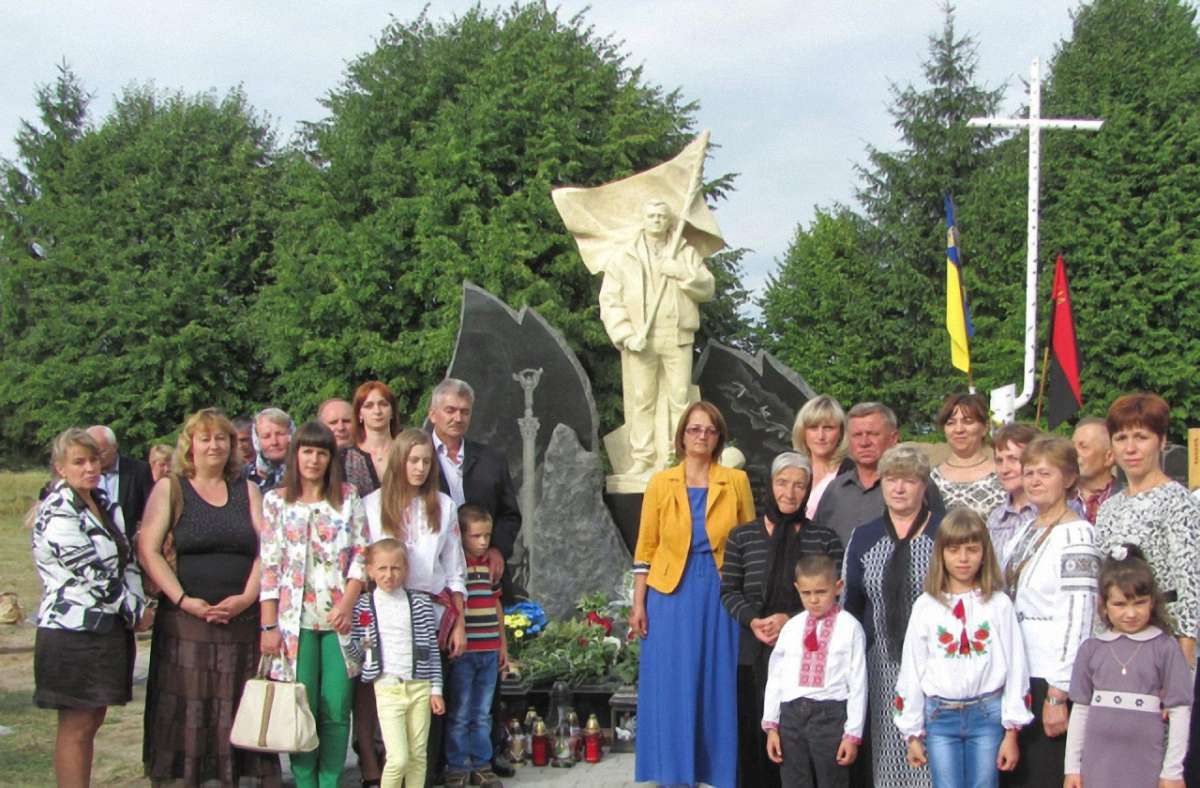 На Львівщині встановили пам’ятник на честь Героя Небесної сотні