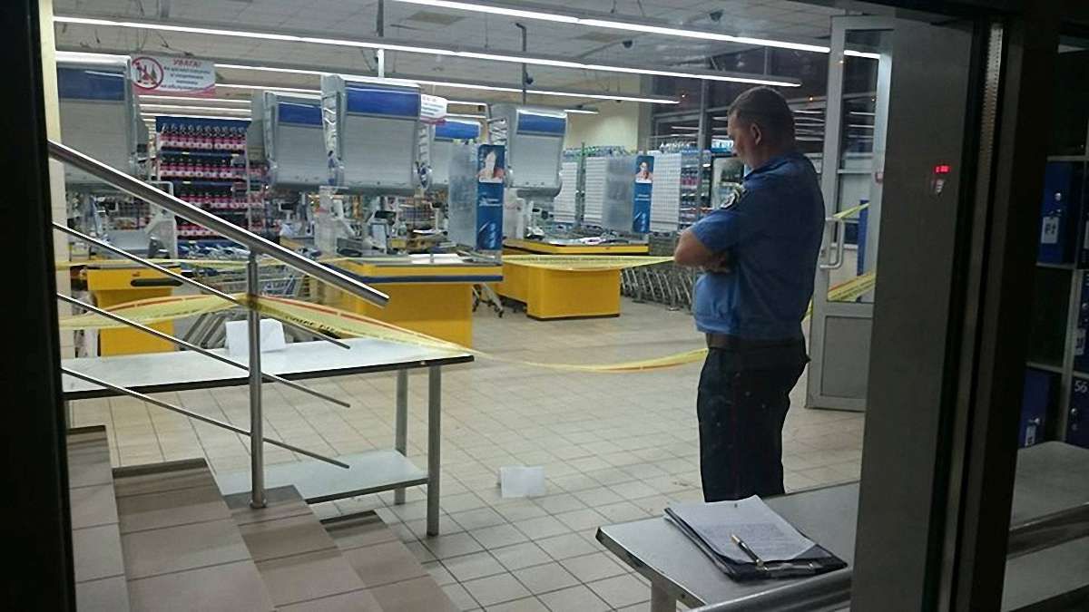 У супермаркеті в Харкові застрелили чоловіка