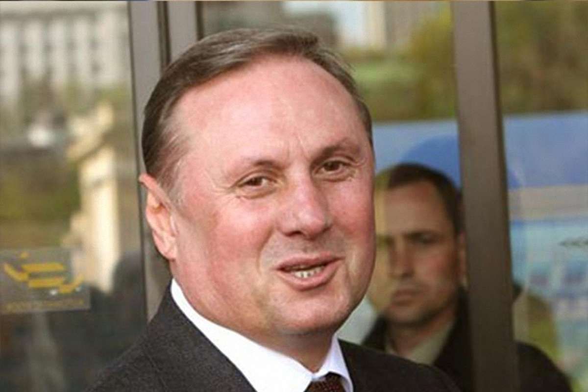 Суд продовжив дію запобіжного заходу для екс-регіонала Єфремова до 30 вересня