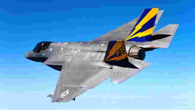 У США з'явилася перша бойова ескадрилья літаків п'ятого покоління