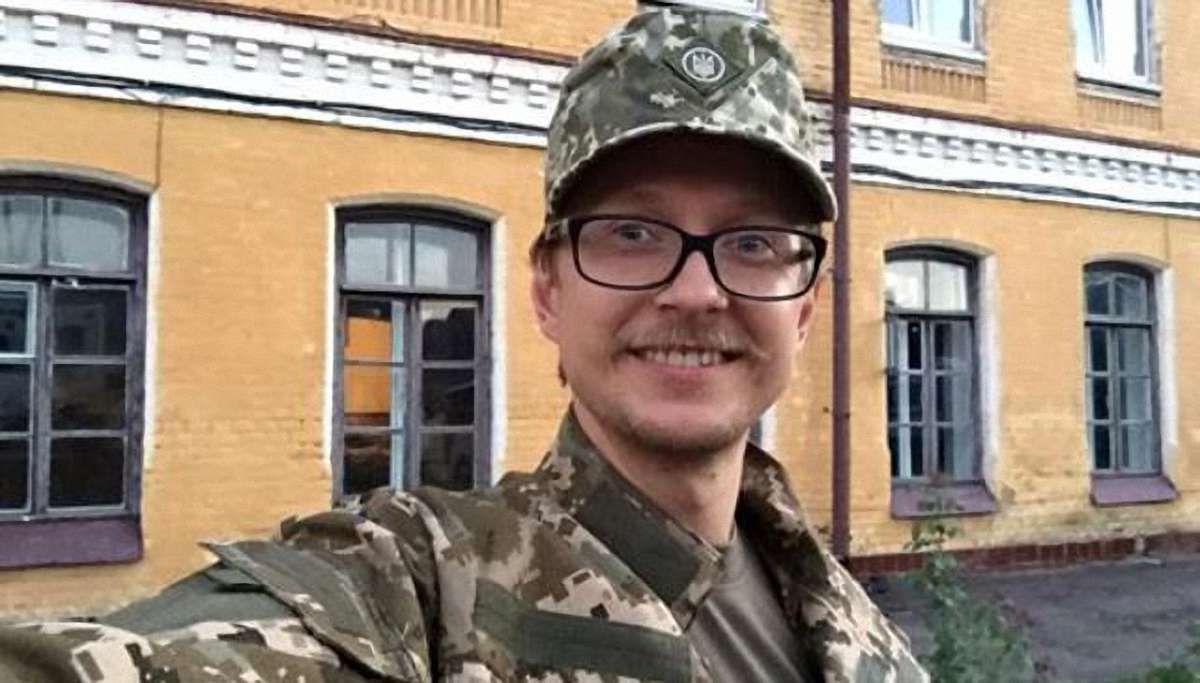 Майкл Щур похвалився армійською зачіскою і розповів про перші дні в армії
