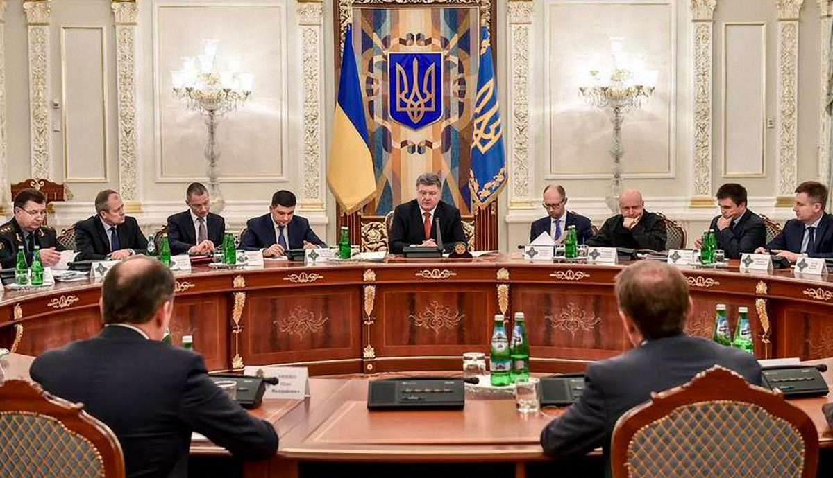 Порошенко скликав Військовий кабінет