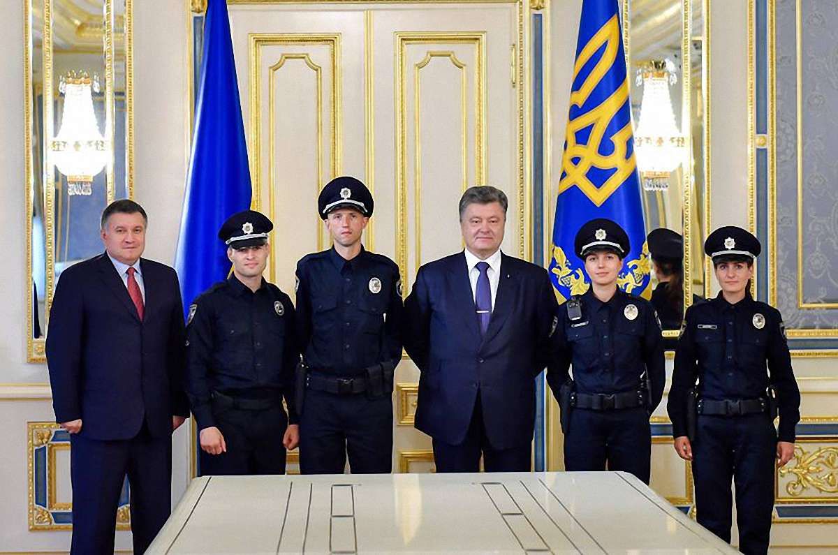 Порошенко підписав закон про Національну поліцію