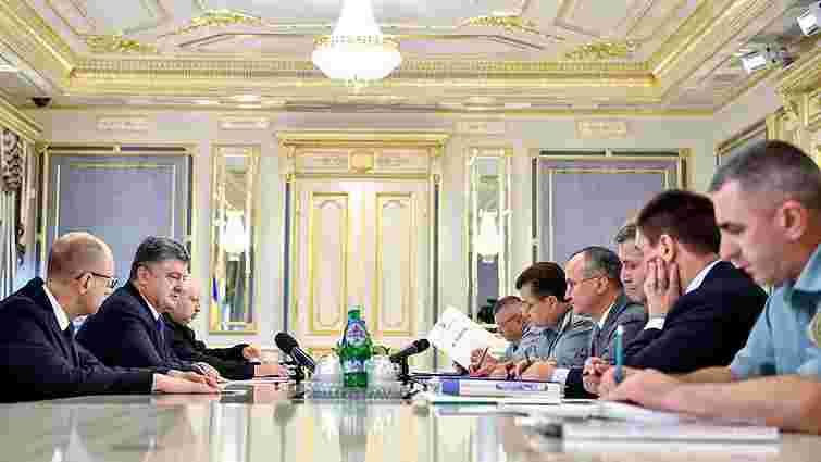 Президент заявив про необхідність посилення оборони на випадок ескалації конфлікту на Донбасі