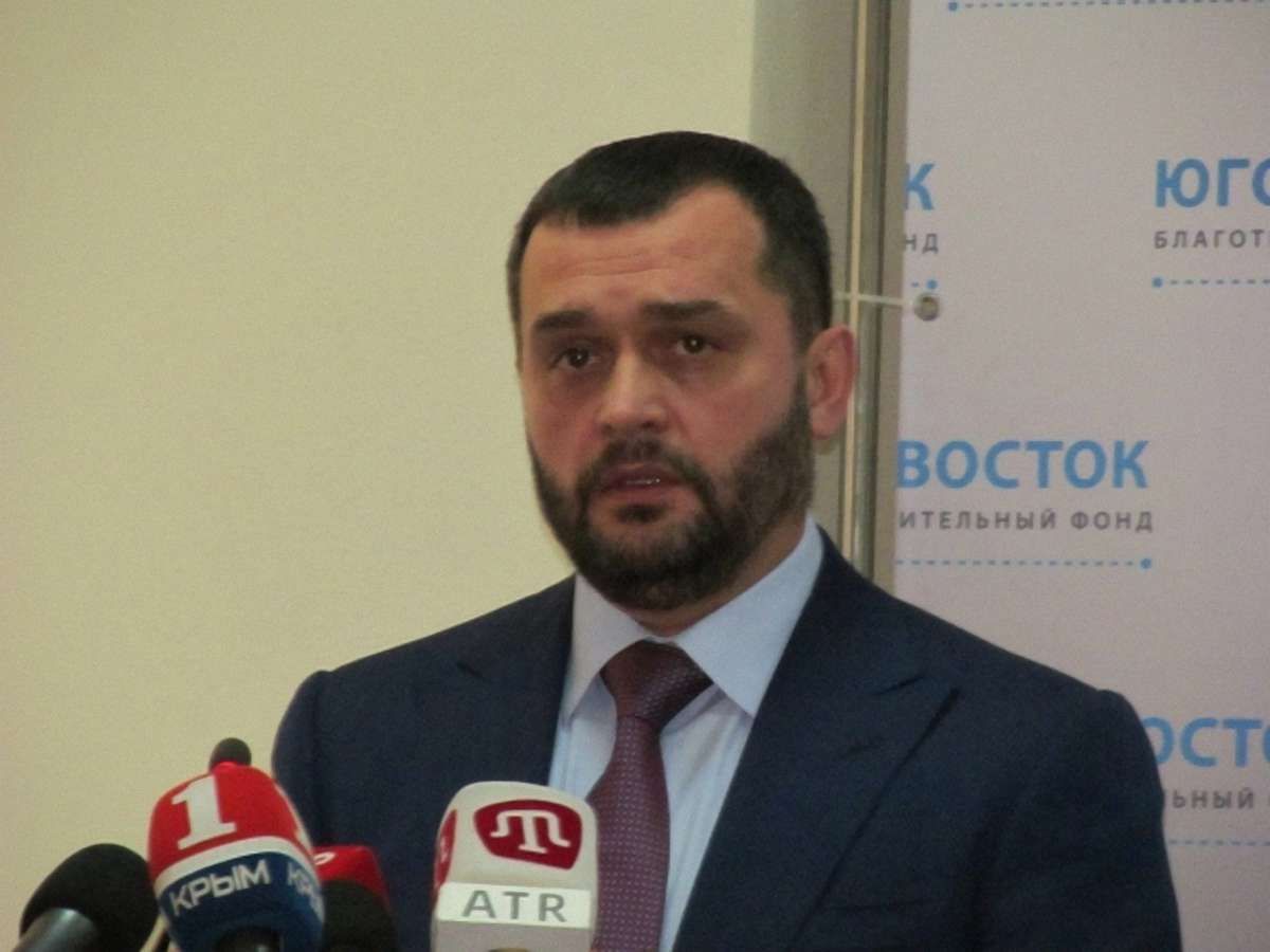 Генпрокуратура висунула екс-керівнику МВС Захарченку підозру в отриманні ₴1,2 млн хабара