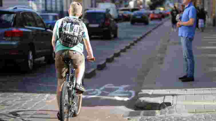85% львівських велосипедистів їздять без шоломів