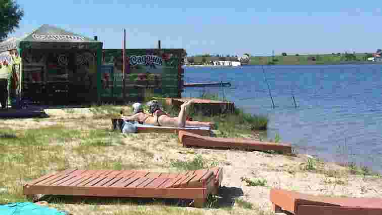 Синютка разом з активістами розчищатиме береги озера Задорожнє від парканів