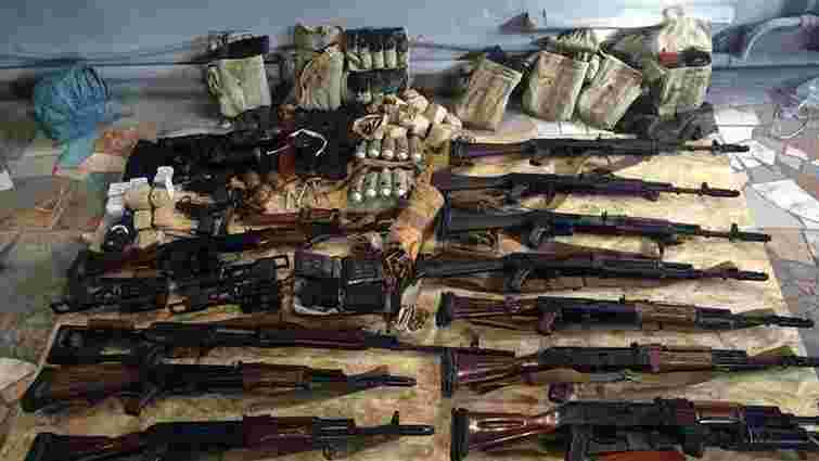 86 автоматів і 173 гранатомети вилучили на Донеччині