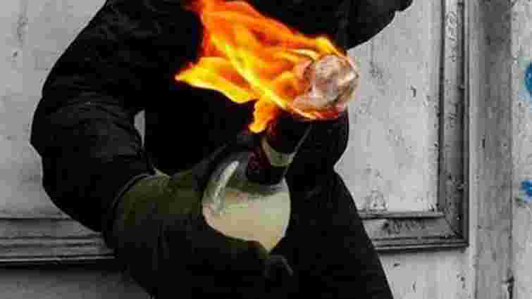 В Ужгороді уночі підпалили авто громадського активіста