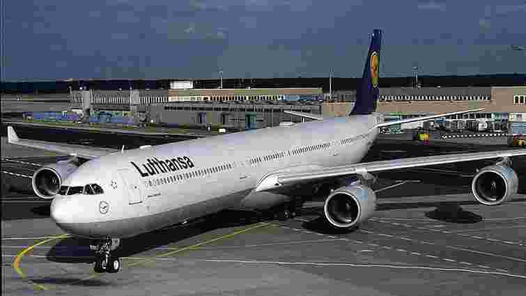 Lufthansa згортає свою діяльність у Росії через «складну ситуацію»