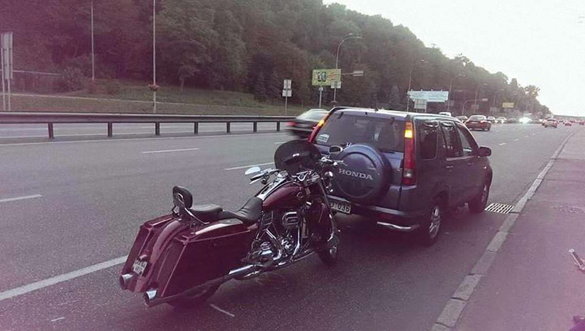Екс-міністр агрополітики в Києві на Harley Davidson врізався в джип
