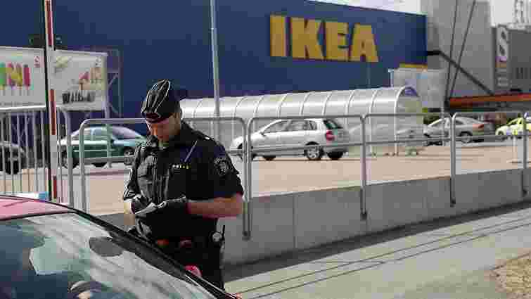 У Швеції чоловік з ножем зарізав двох покупців магазину IKEA