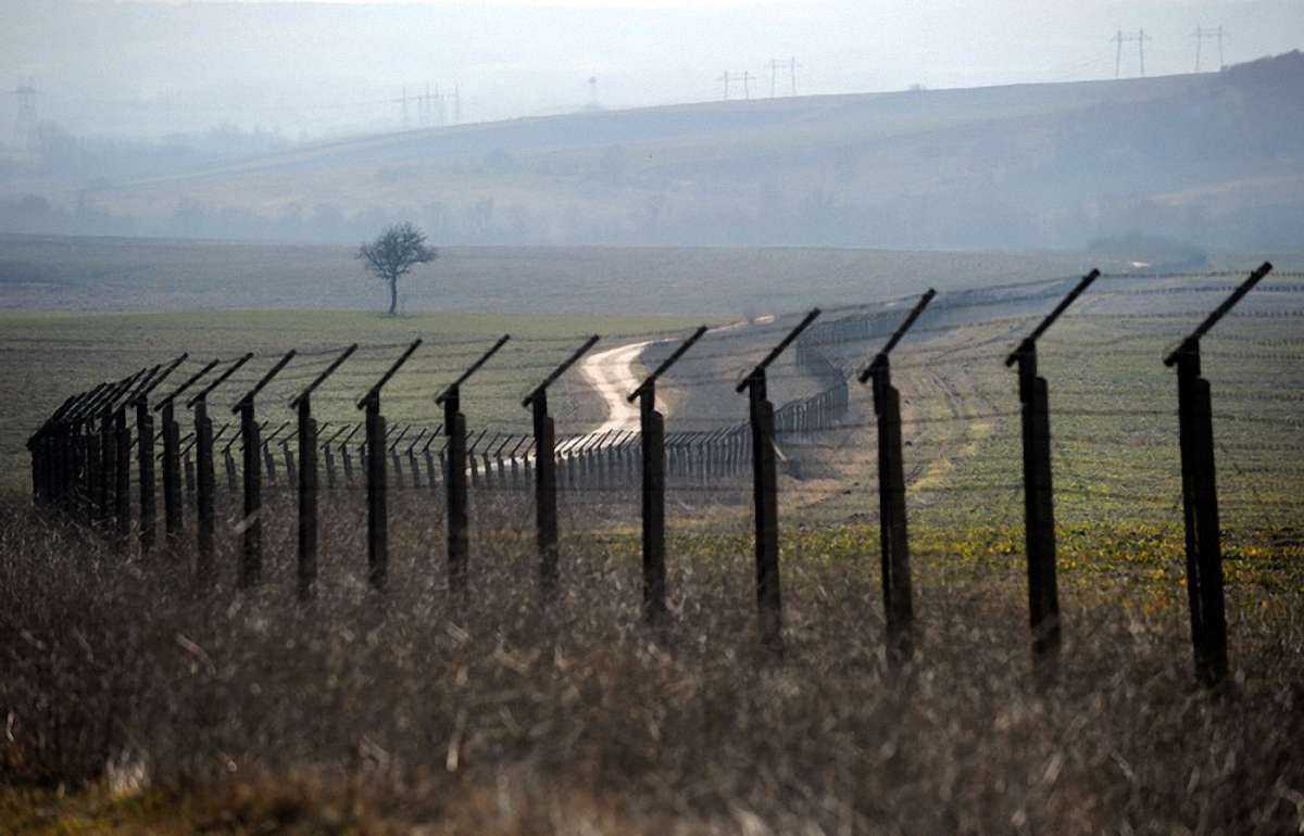 Латвія услід за Україною має намір побудувати стіну на кордоні з РФ