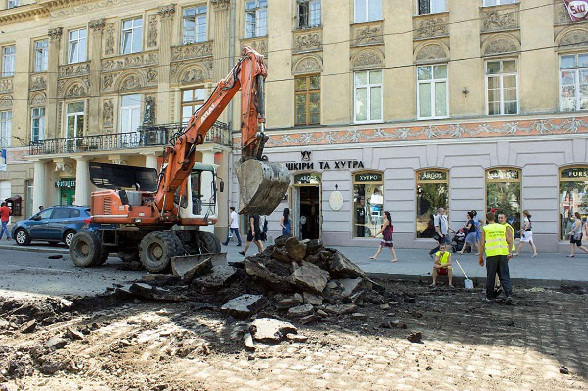 Проспект Свободи у Львові повністю замостять історичною бруківкою