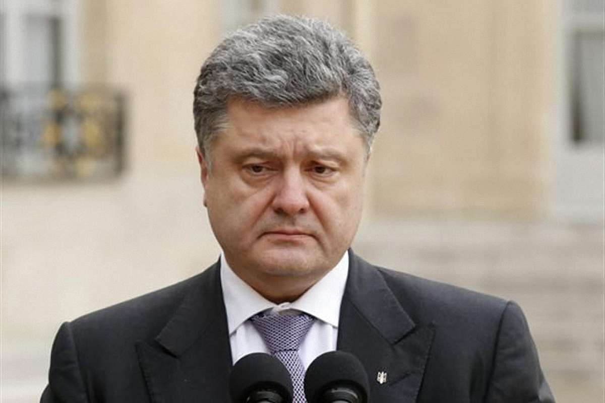 Видатні громадські діячі закликають Порошенка встановити мораторій на зміну Конституції