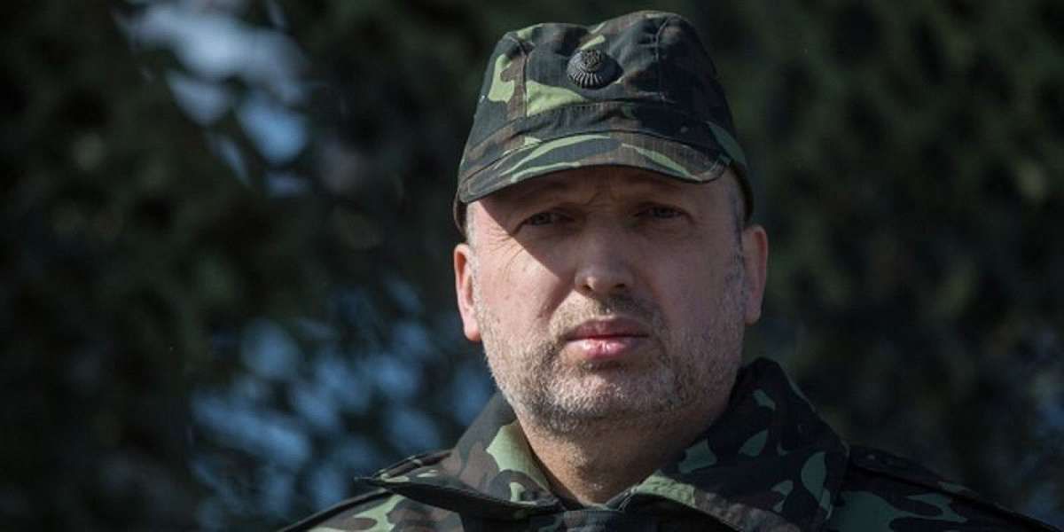 Турчинов заявив про оголошення військового стану у разі активізації російських військ на Донбасі