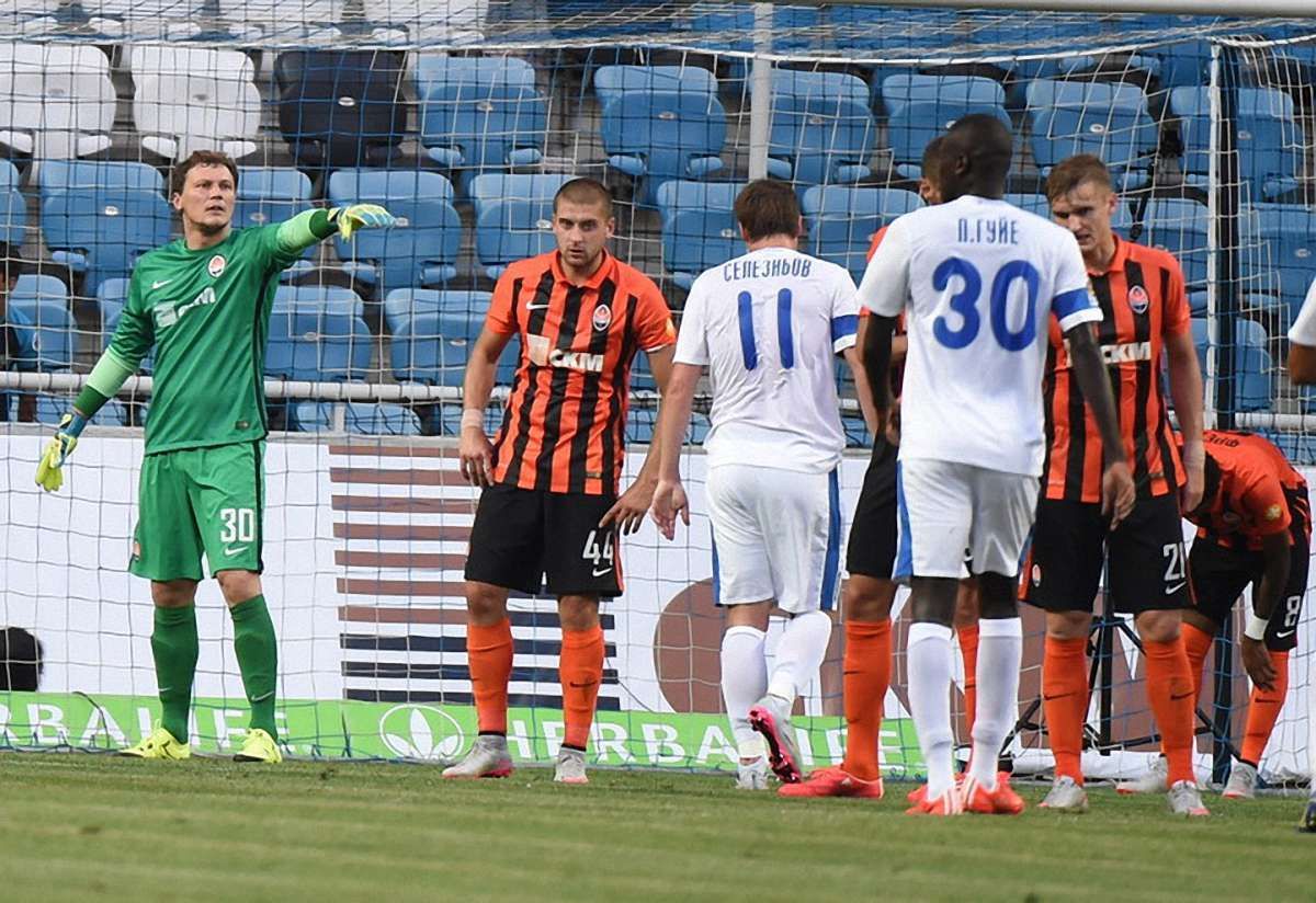 «Дніпро» переміг в Одесі «Шахтар» з рахунком 2:0