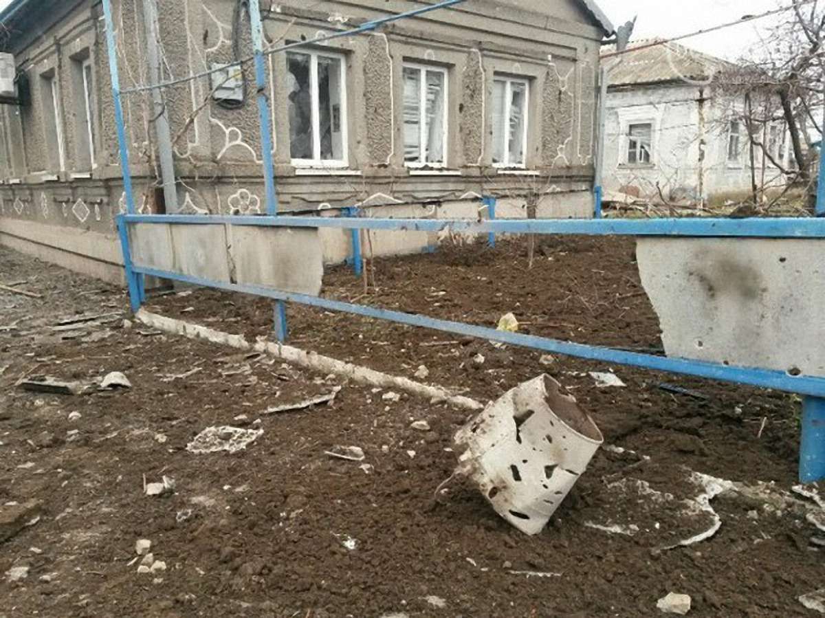 Від обстрілів у передмісті Маріуполя загинули двоє людей, шестеро поранені