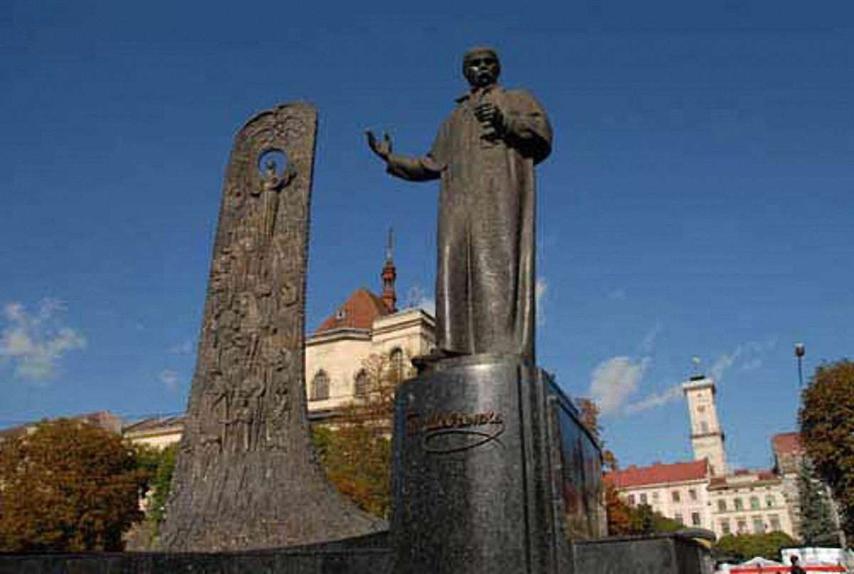 Пам’ятник Шевченкові у Львові відновлять до кінця вересня