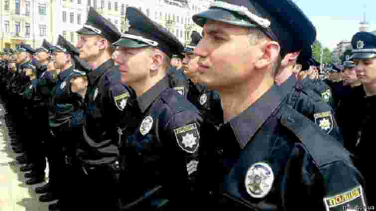 Львівські патрульні поліцейські уже отримали форму та чекають на автомобілі