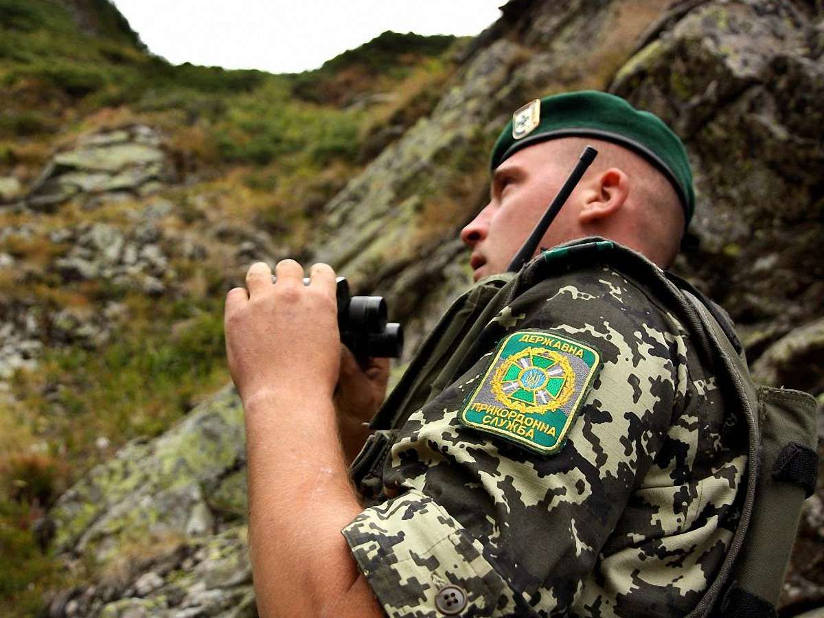 На Донеччині прикордонники врятували трьох поранених військовослужбовців Нацгвардії