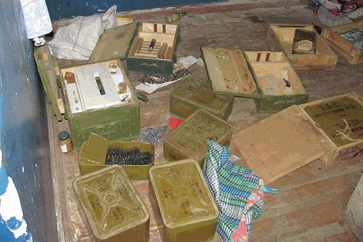 Схрон зі зброєю і боєприпасами виявили у Старобільському районі Луганщини