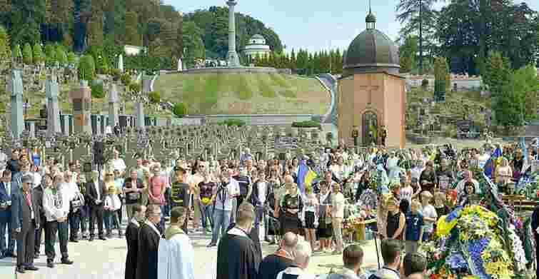 На Личаківському кладовищі вшанували пам’ять загиблих захисників України
