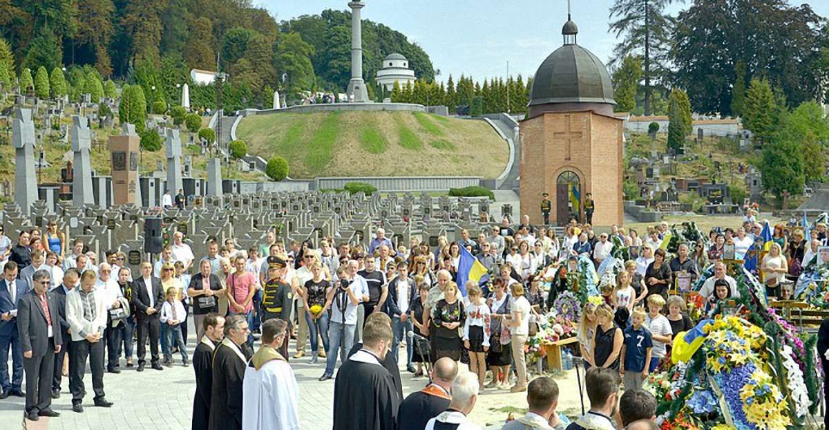 На Личаківському кладовищі вшанували пам’ять загиблих захисників України