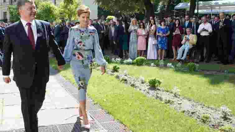 Для Дня Незалежності Марина Порошенко обрала сукню з кропом
