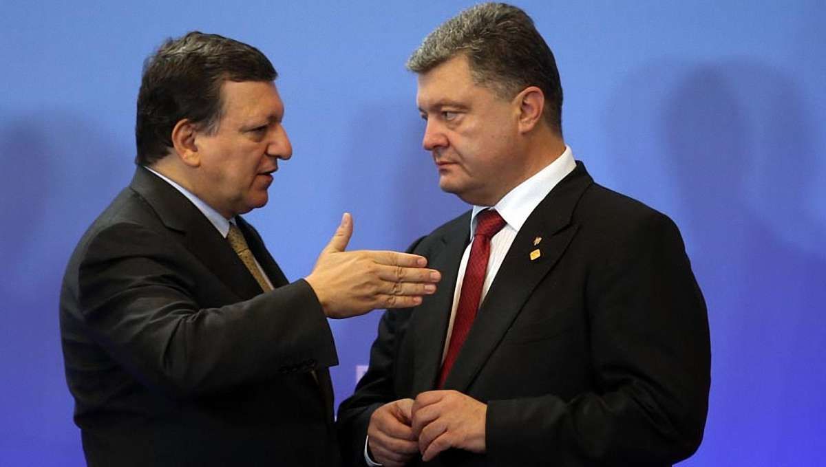 Порошенко нагородив екс-президента Єврокомісії вищим орденом України