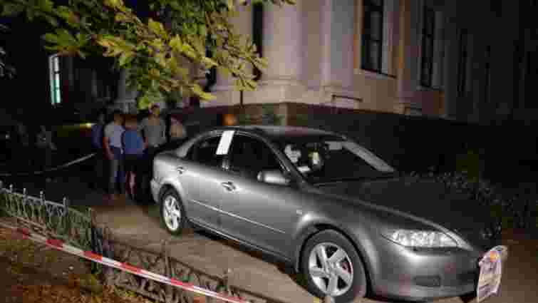 Автомобіль заступниці міністра освіти обстріляв п’яний міліціонер з Донеччини