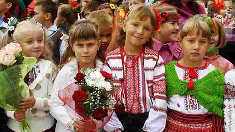 Львів'ян закликають допомогти військовим замість купувати квіти на 1 вересня