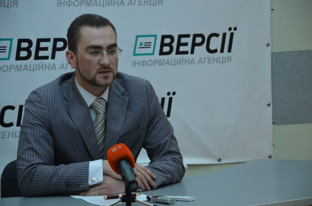 Дмитро Романюк, який поцілив яйцем в Януковича, очолив департамент Івано-Франківської ОДА