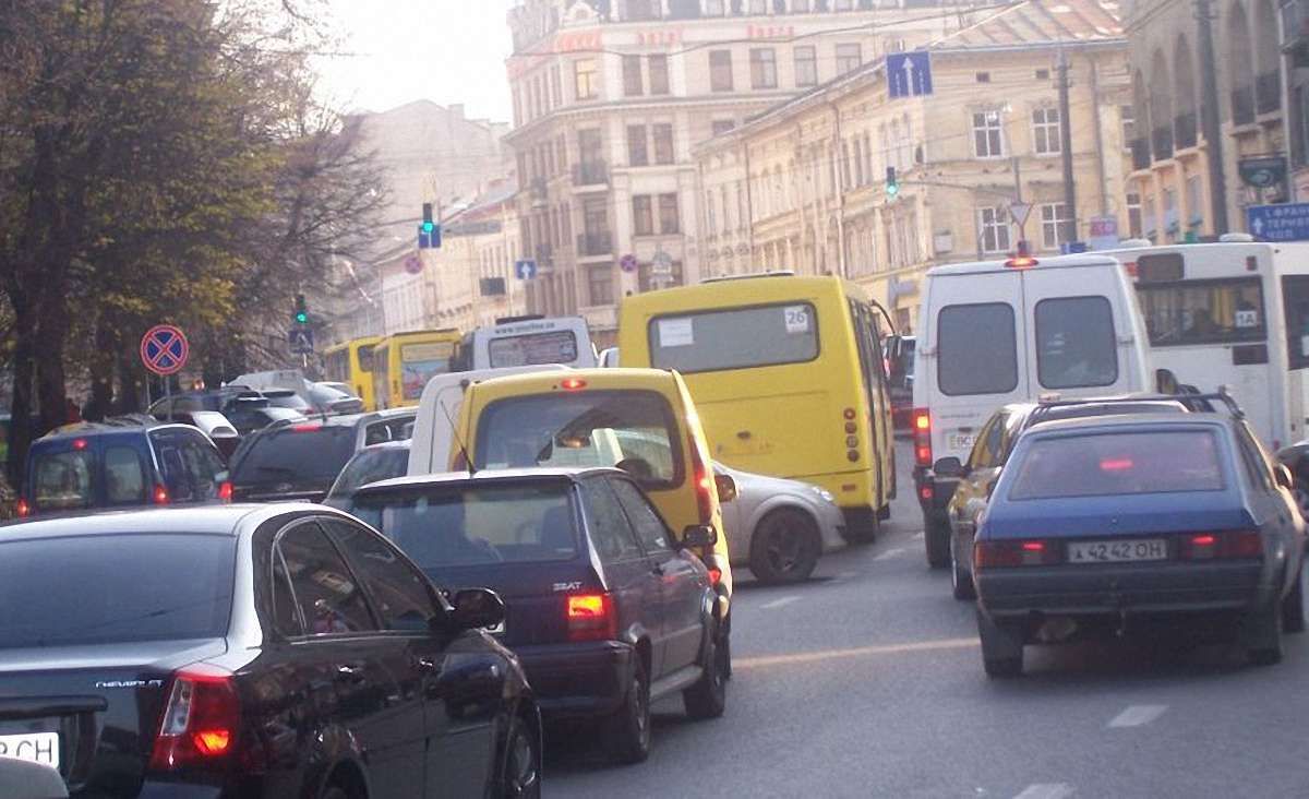 У центрі Львова пограбували банкіра на ₴300 тис.