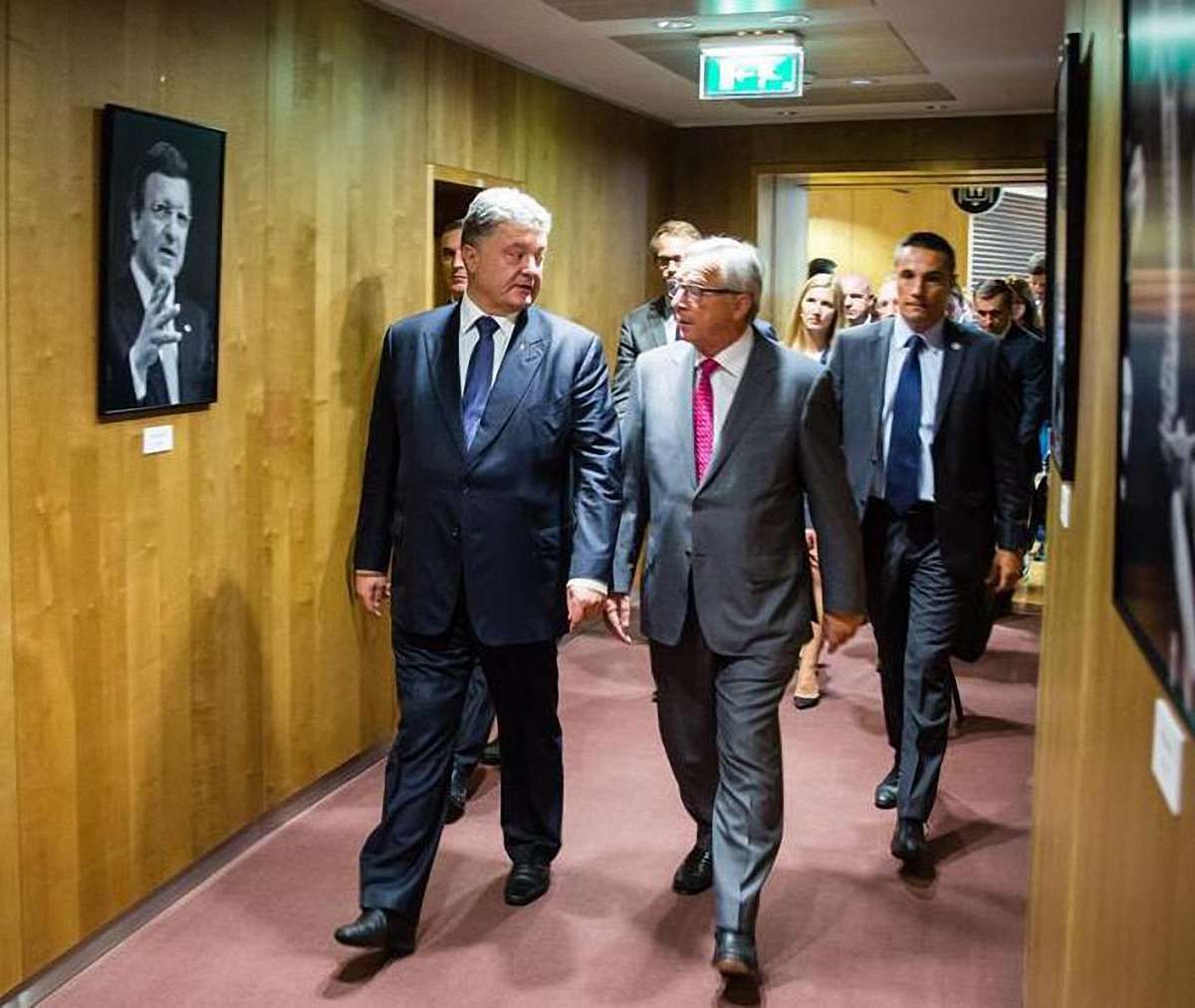 Президент Єврокомісії позитивно оцінив шанси України на скасування віз з ЄС