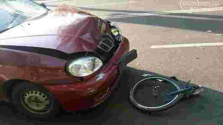 У Маріуполі автомобіль збив велосипедиста