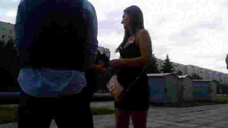 У центрі Львова поліція затримала п’яну жінку за кермом позашляховика