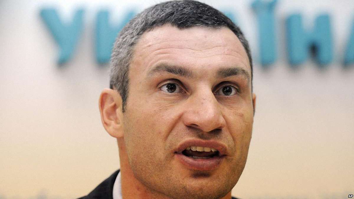 Кличко заявив про загиблих правоохоронців після сутичок під парламентом