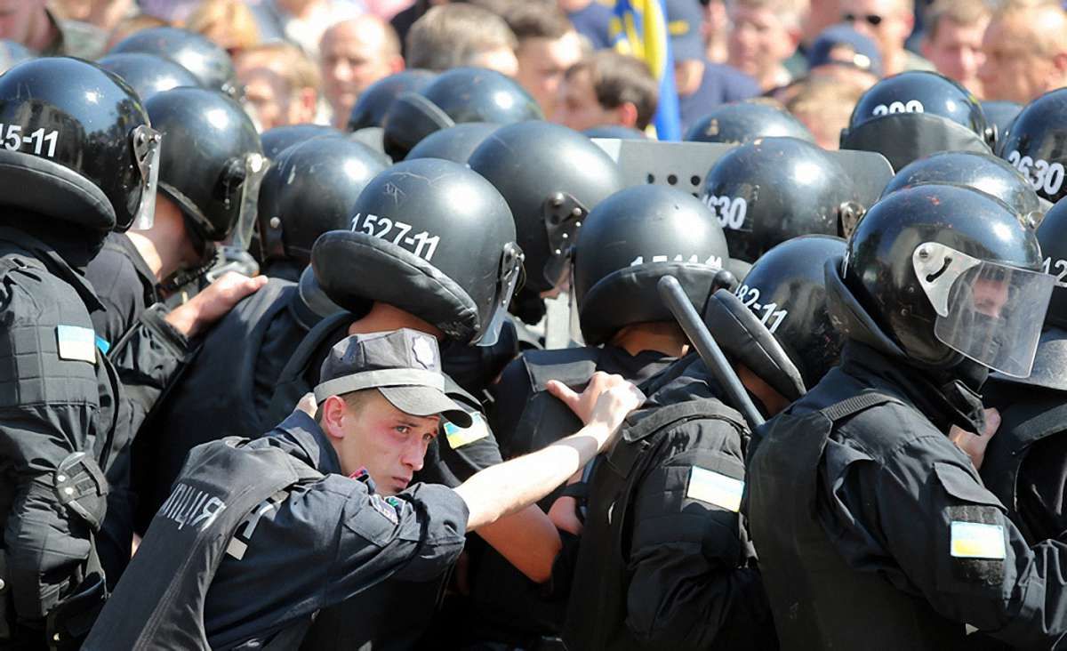 Правоохоронці відпустили 13 затриманих після сутичок під Верховною Радою (оновлено)