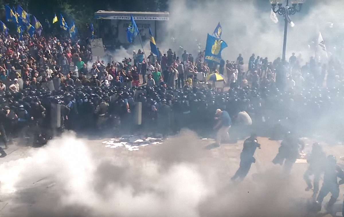 У лікарні помер ще один поранений під Верховною Радою нацгвардієць