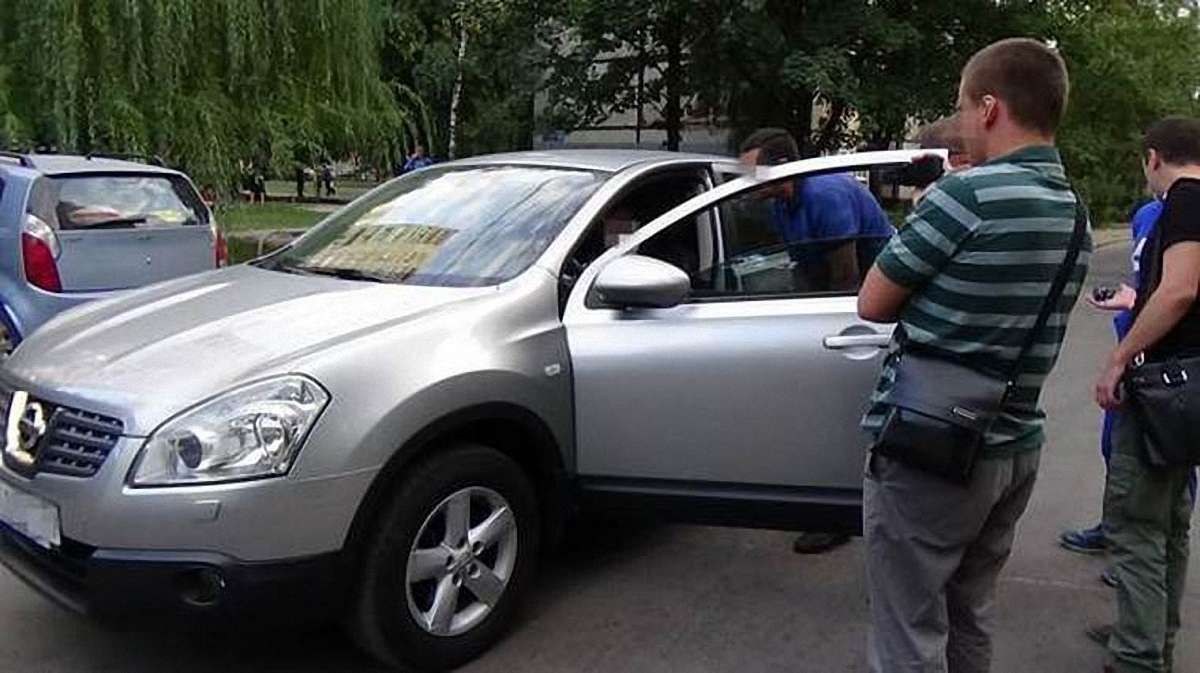 У Харкові на хабарі затримали податківців, яких підозрюють у зв’язку з «Оплотом»