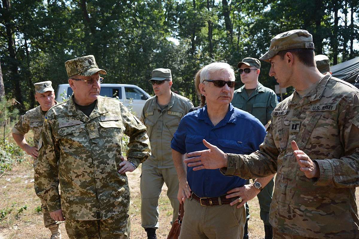 Делегація Конгресу США відвідала Яворівський полігон