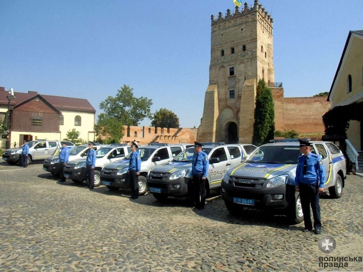 Польське воєводство подарувало Луцьку 38 поліцейських автівок