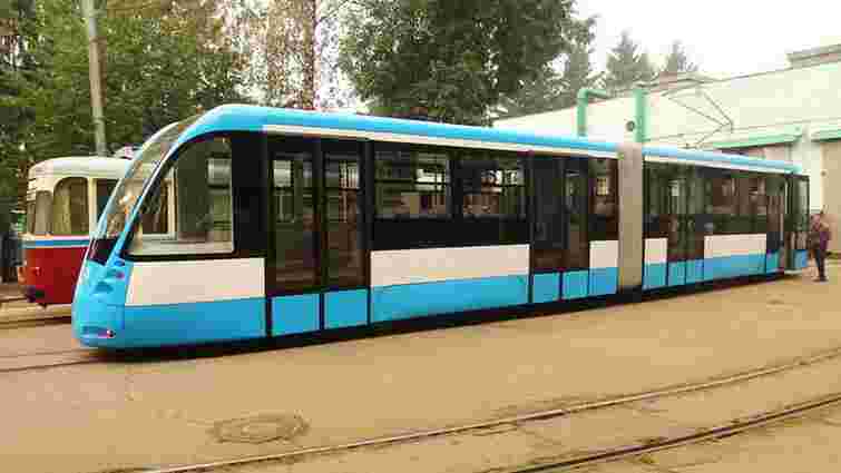 У Вінниці презентували сучасний трамвай, перероблений зі старої «Татри»