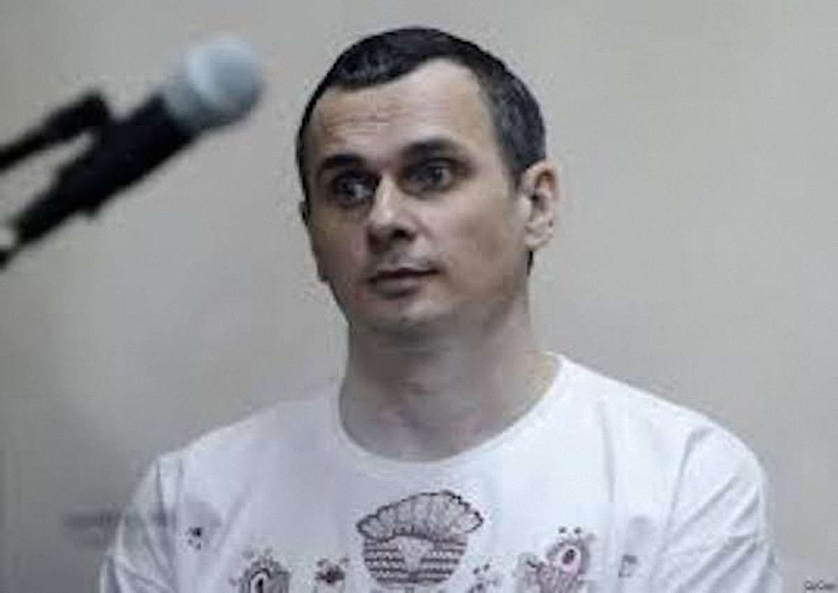 Адвокат Сенцова просить не припиняти акції на підтримку режисера
